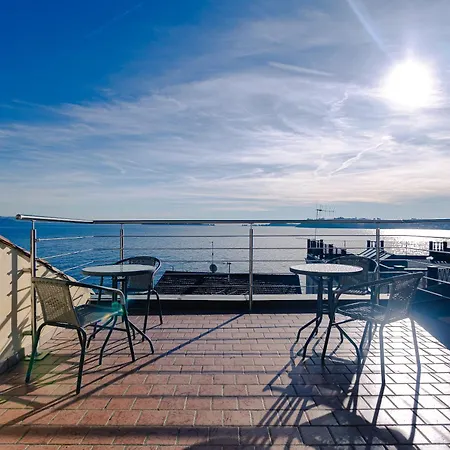 Διαμέρισμα Magnifica Terrazza - View & Wi-fi Gardone Riviera